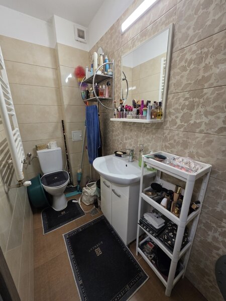 Trapezului, 15 minute metrou 1 Decembrie 1918, pe Marin Pazon, centrala