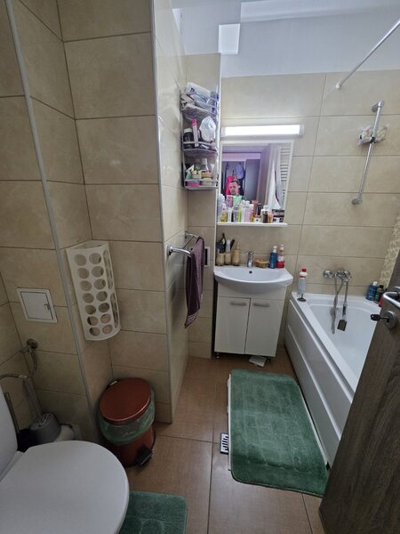 Trapezului, 15 minute metrou 1 Decembrie 1918, pe Marin Pazon, centrala