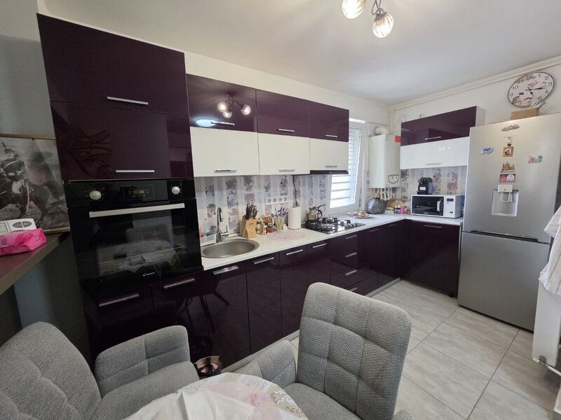 Trapezului, 15 minute metrou 1 Decembrie 1918, pe Marin Pazon, centrala