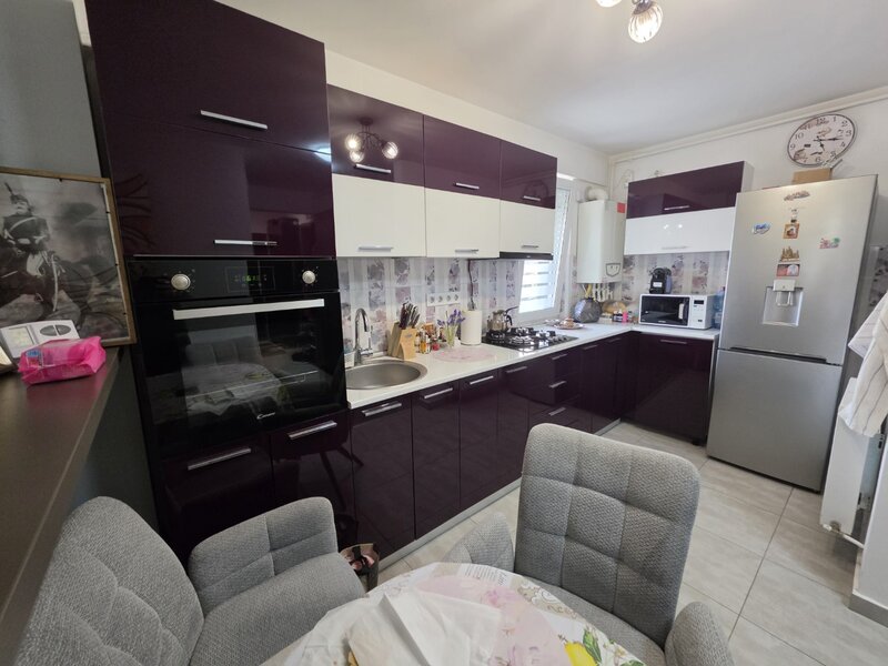 Trapezului, 15 minute metrou 1 Decembrie 1918, pe Marin Pazon, centrala