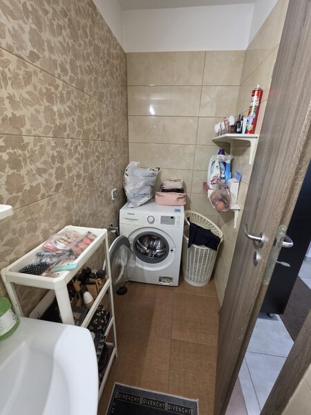 Trapezului, 15 minute metrou 1 Decembrie 1918, pe Marin Pazon, centrala