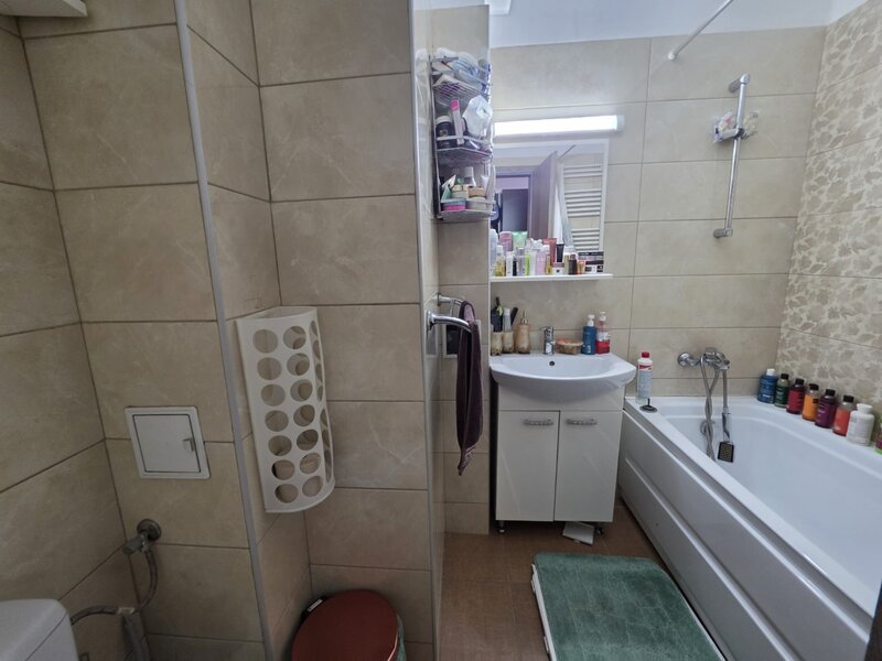 Trapezului, 15 minute metrou 1 Decembrie 1918, pe Marin Pazon, centrala